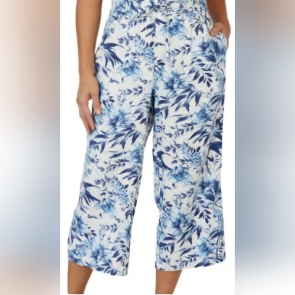 Tahari Linen Blend Wide Leg Blue and White Foral with elastic waist pants 1X - Picture 1 of 7